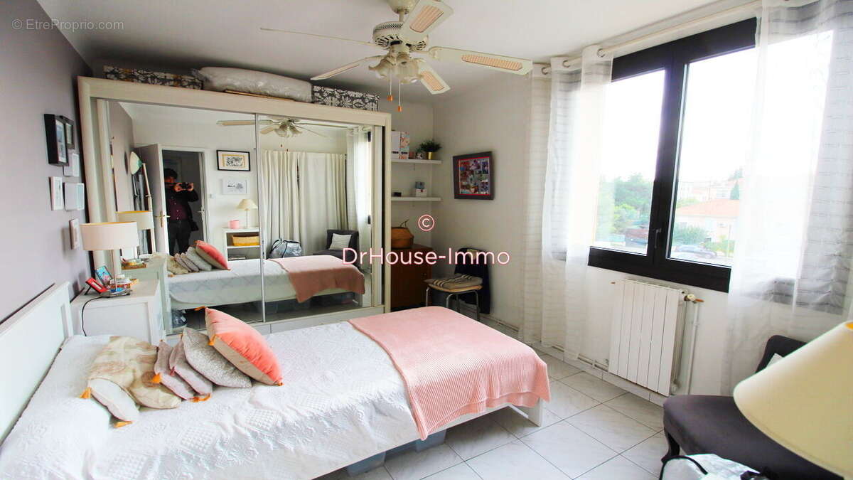 Appartement à MARSEILLE-4E