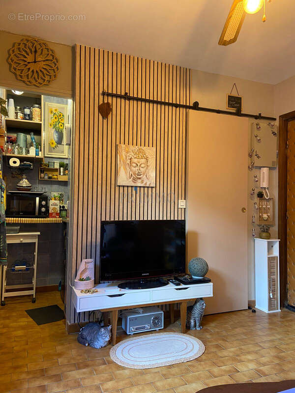 Fréjus, Studio en rez-de-jardin avec extérieur privatif, parking et cave - photo 2
