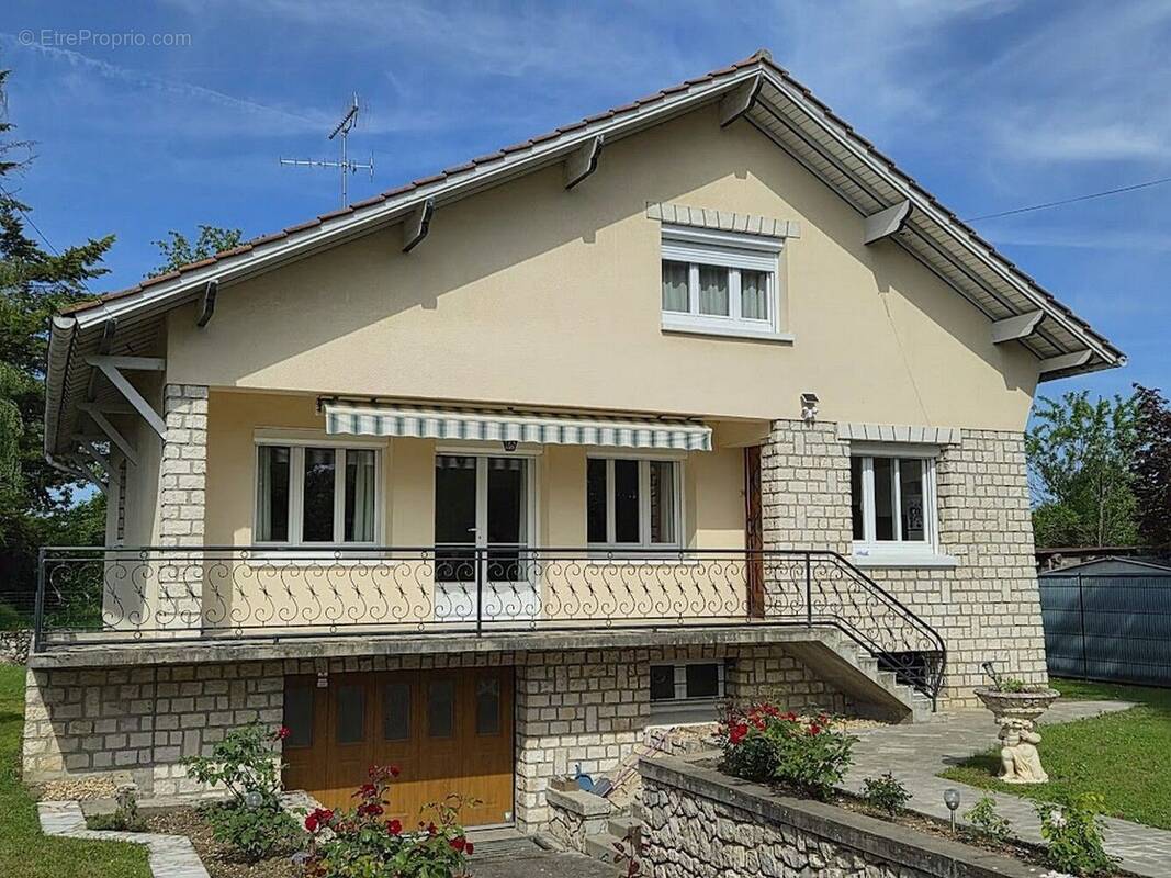 Maison à AMILLY