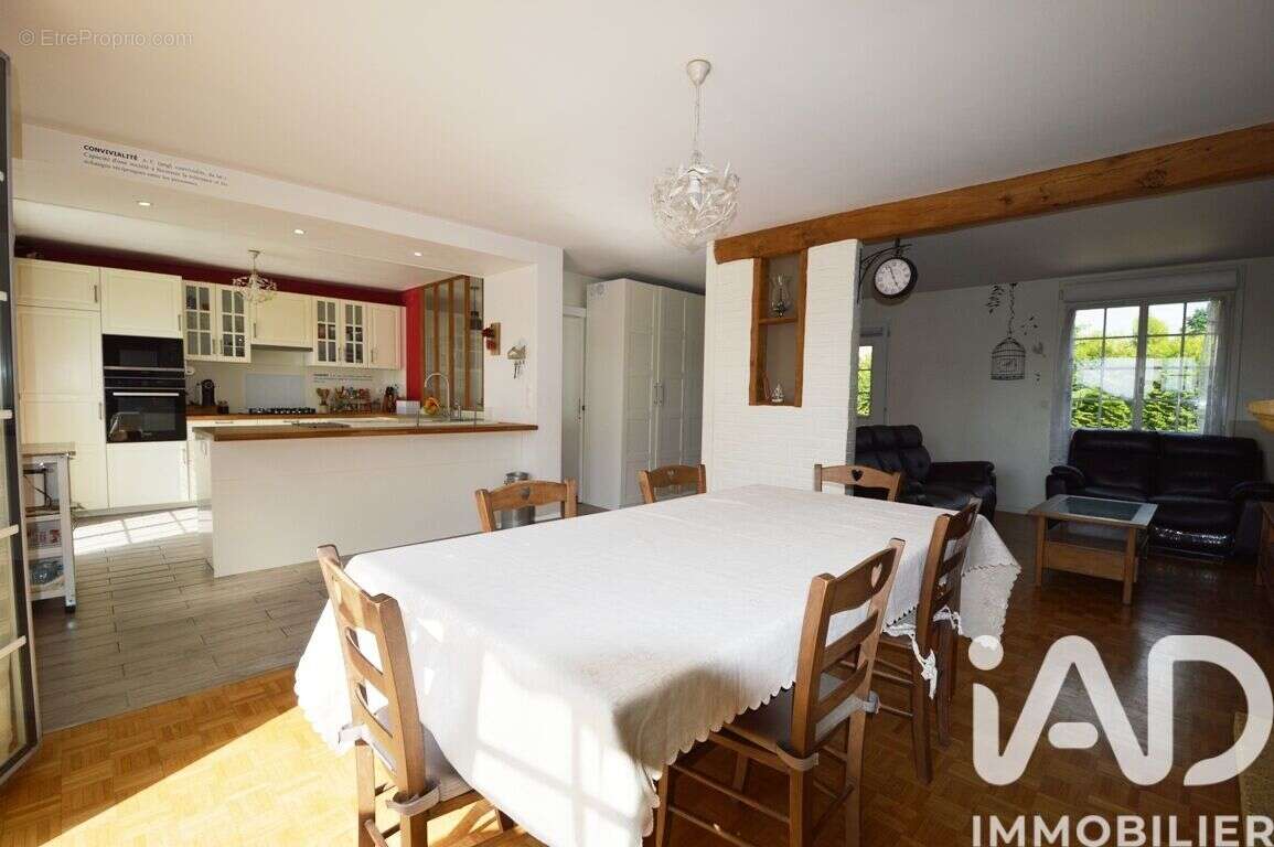 Photo 8 - Maison à COUBERT