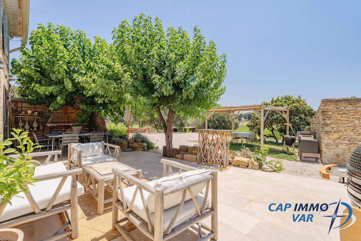 Maison à LE CASTELLET