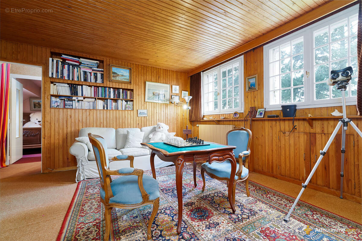 Maison à NEUILLY-SAINT-FRONT