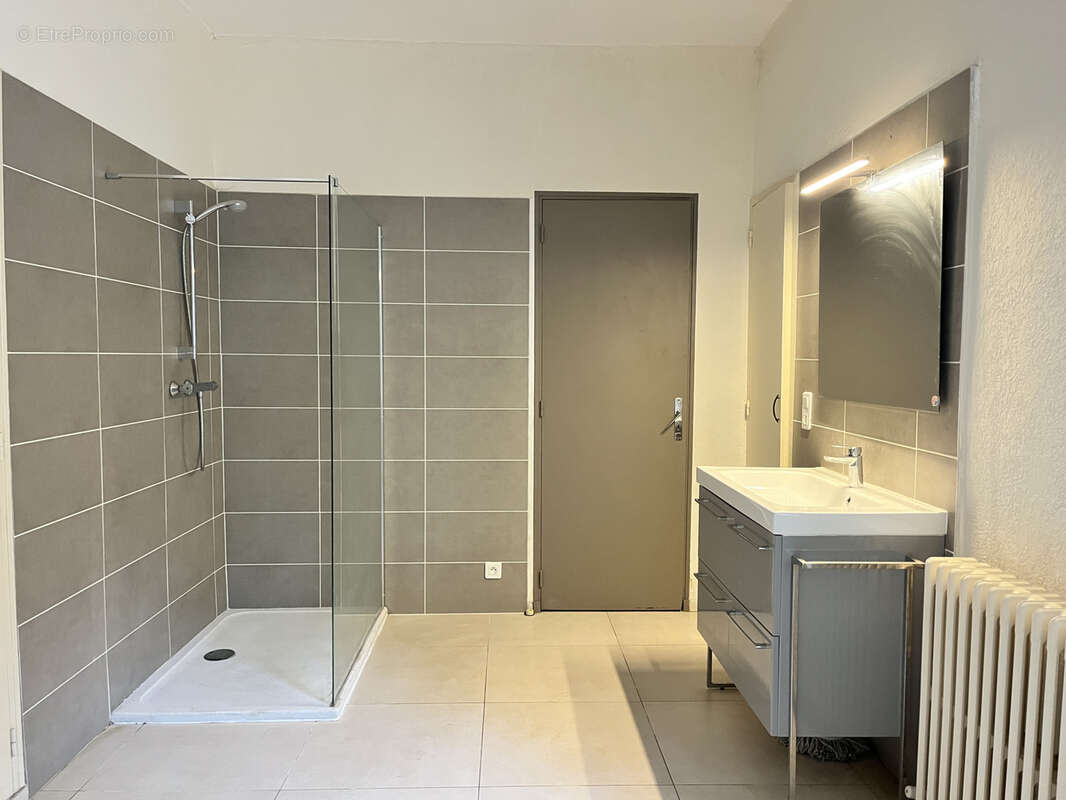 Appartement à PELISSANNE