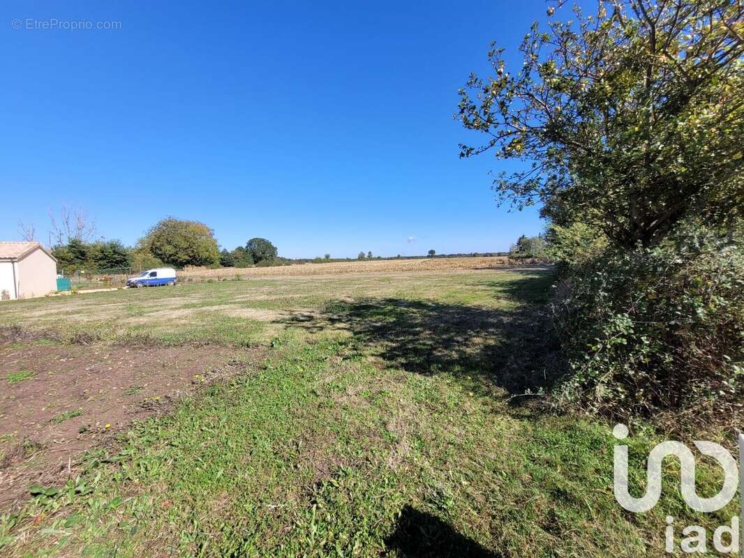 Terrain 575 m² à Vernon  - photo 3
