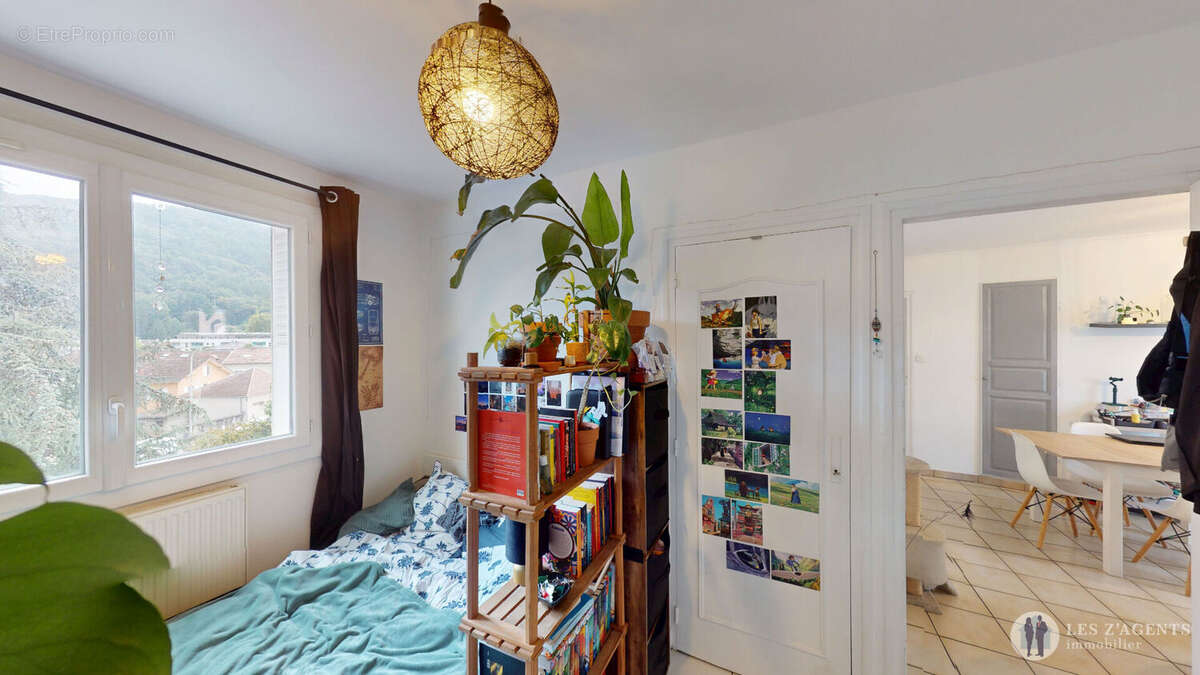 Appartement à SAINT-MARTIN-D'HERES