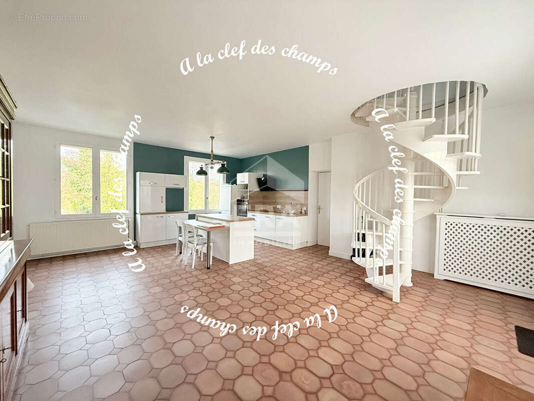 Maison à BURES-SUR-YVETTE