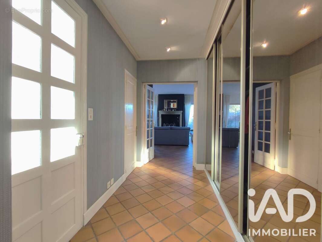 Maison 200 m² à Fleury-Les-Aubrais  - photo 4