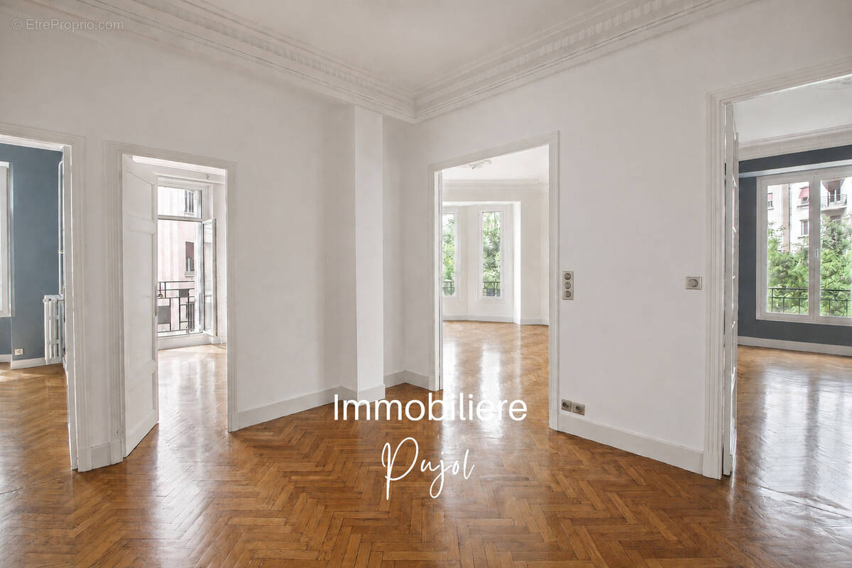 Appartement à MARSEILLE-4E