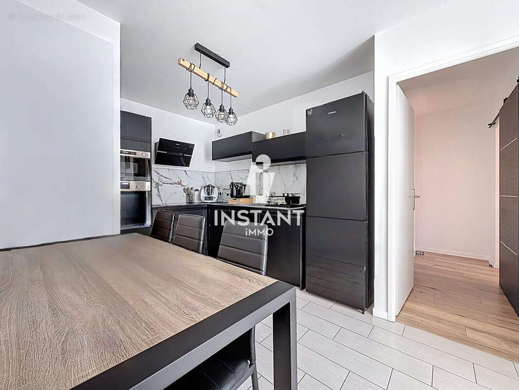 Appartement à CHENNEVIERES-SUR-MARNE