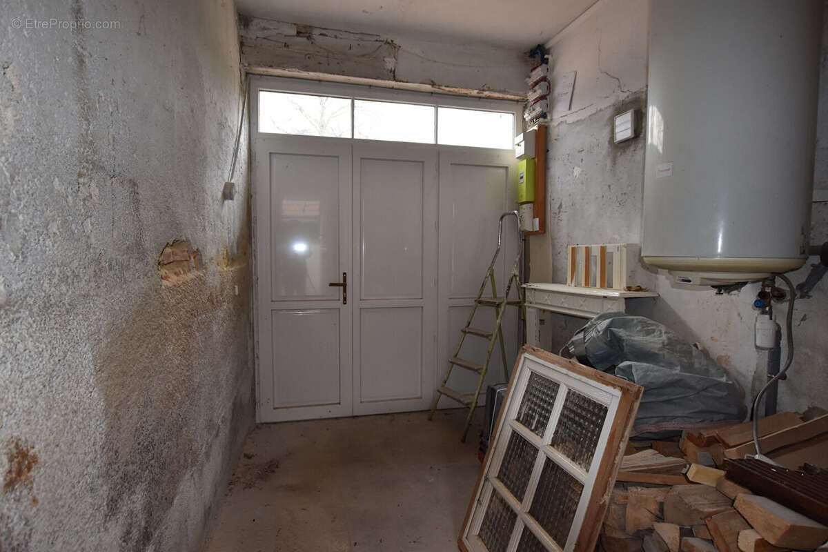 Charmante maison de bourg avec cinq chambres et dépendances sur parcelle de 790 m² : - photo 13
