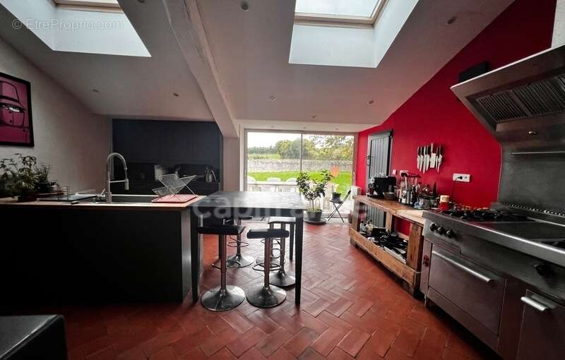 Maison à SAINT-SATURNIN-DU-BOIS