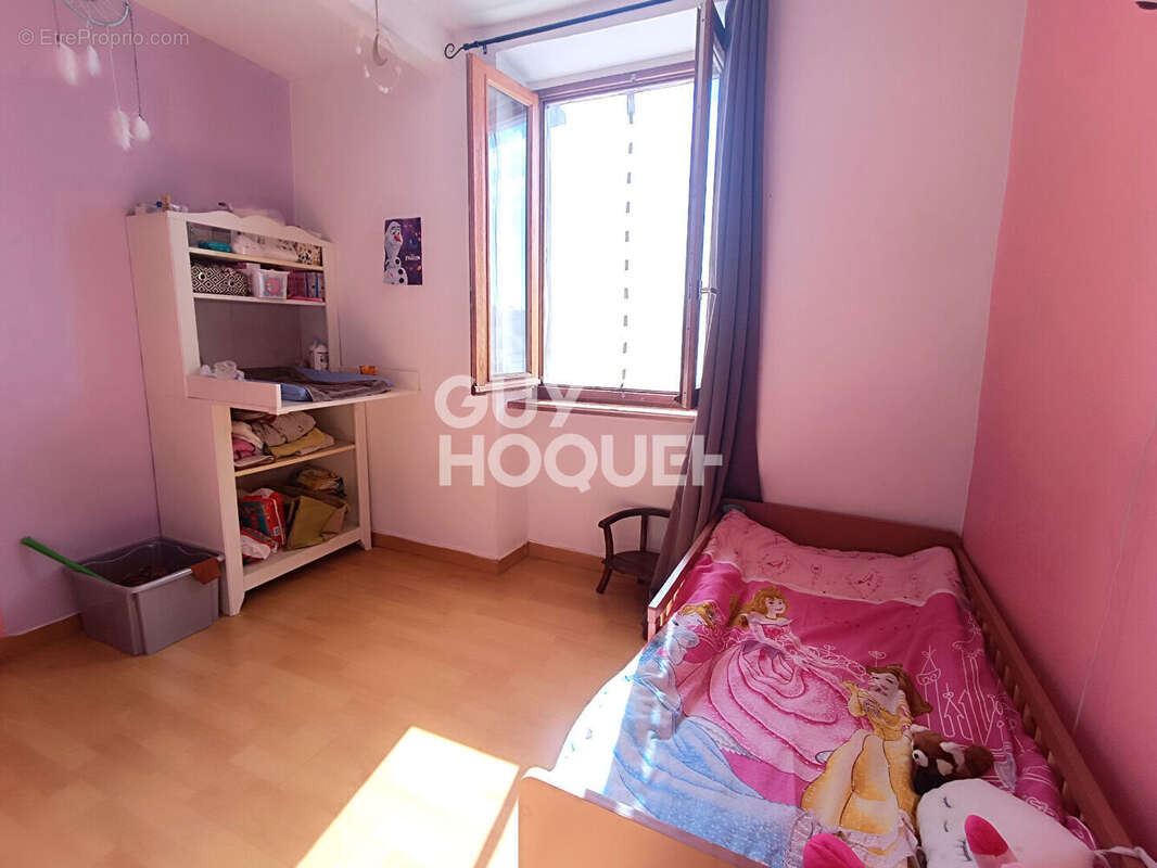 Maison à CHAMBOST-LONGESSAIGNE