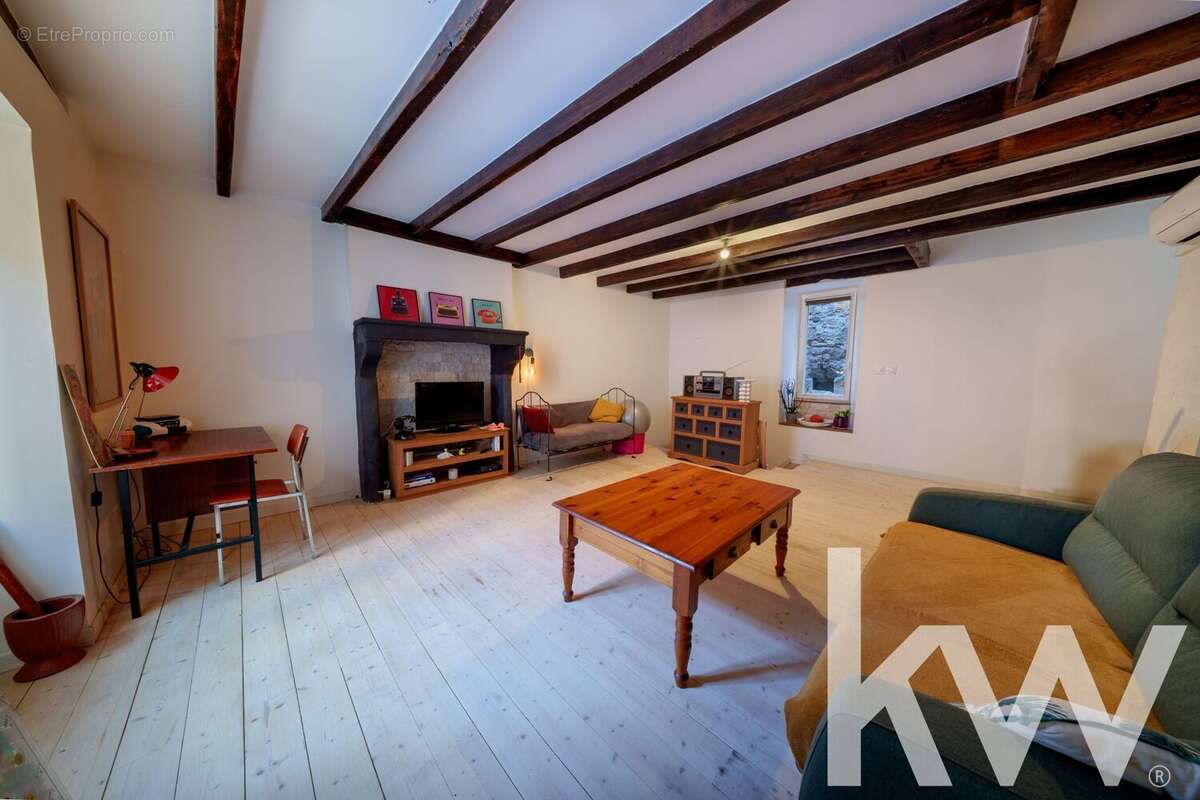 Maison à LES MARTRES-DE-VEYRE