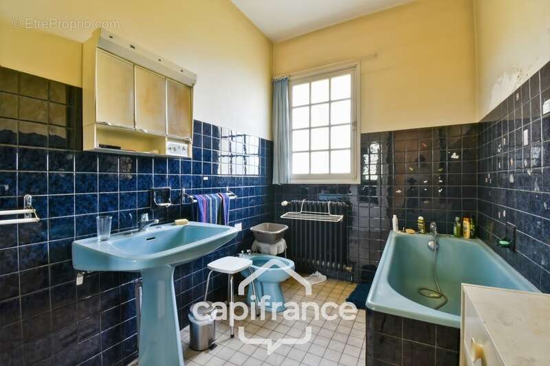 Maison à SAINT-JEAN-D'ANGELY