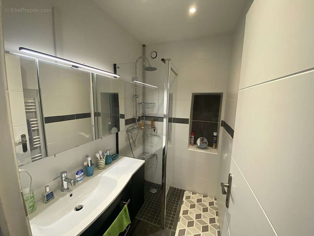 Maison à L'ISLE-SUR-LA-SORGUE