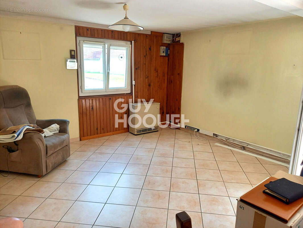 Maison à CHAMPFORGEUIL