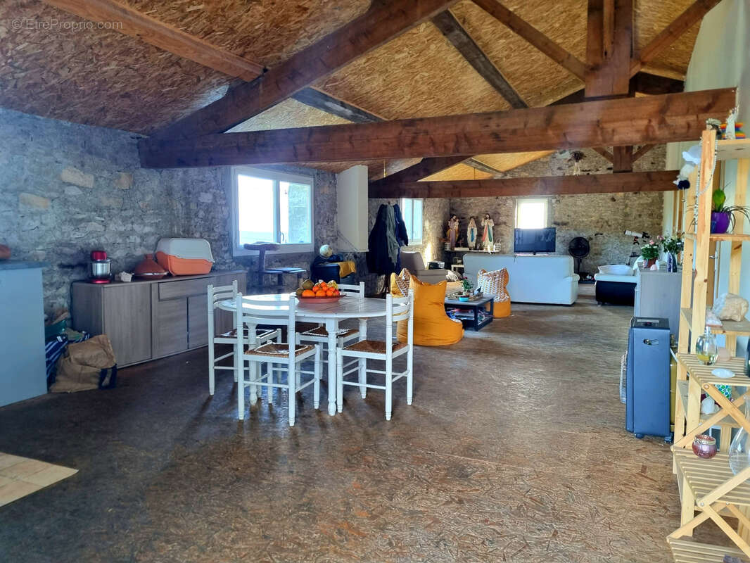 Maison à AIGUES-VIVES