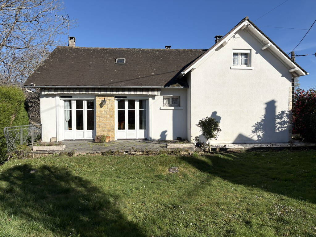 Maison à ARNAC-POMPADOUR