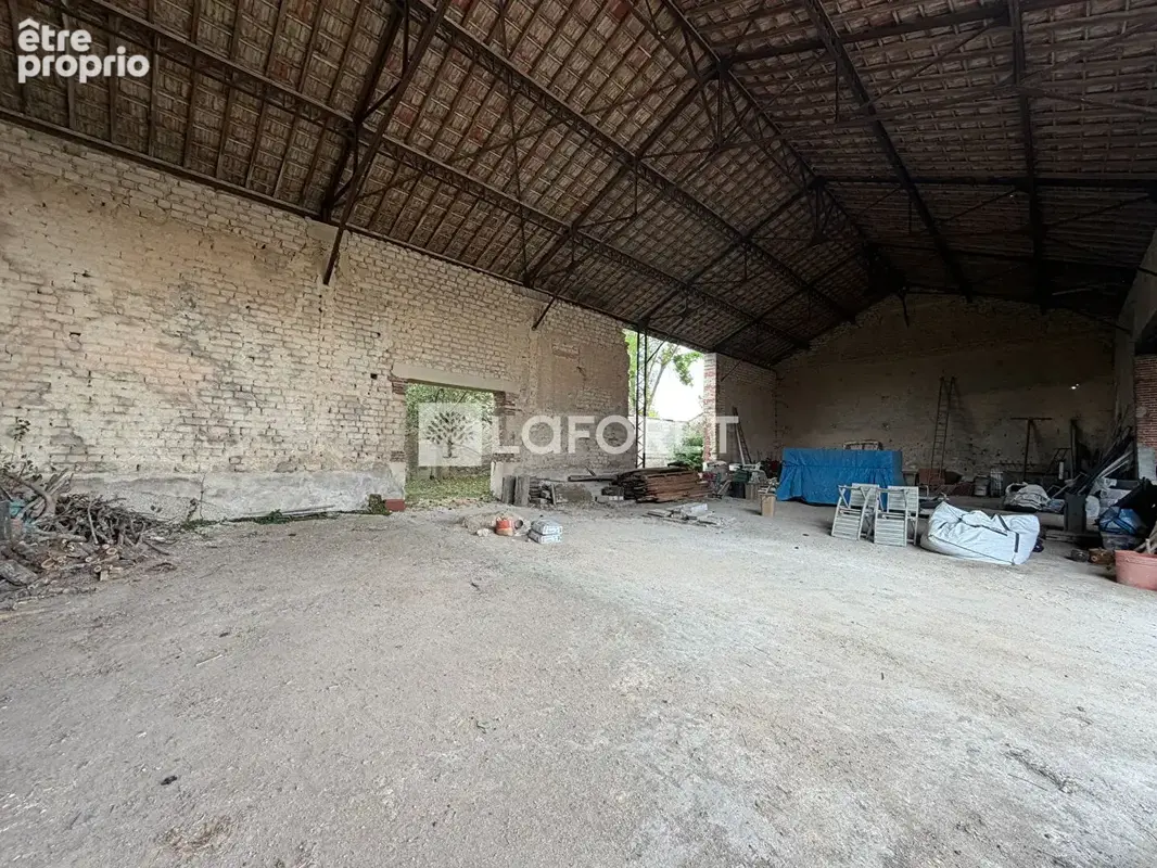 Corps de ferme à Vraux ? Maison familiale avec dépendances - photo 16