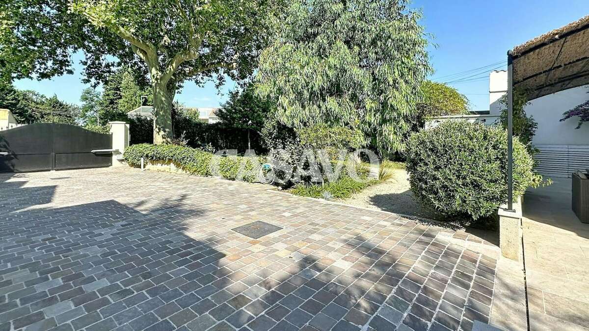 Vente Maison 5 pièces de 162m² - 13200 Arles - photo 4