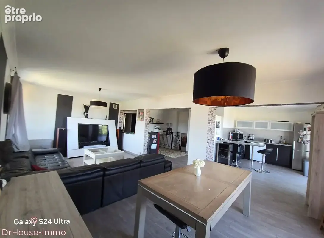 Maison 6 pièces 146 m² à vendre à Le Chambon-Feugerolles (42500) - photo 32