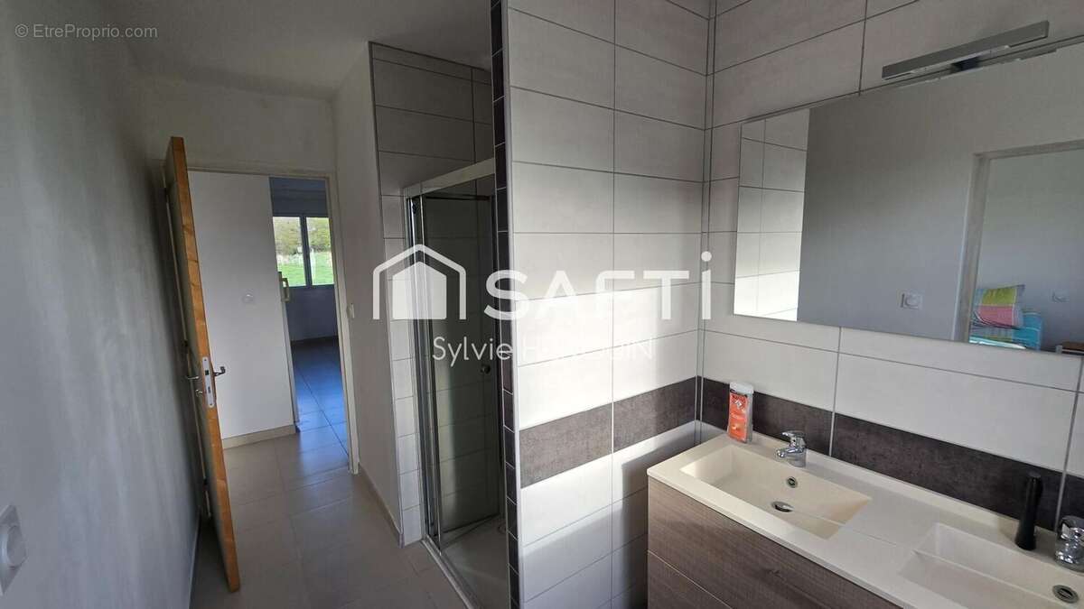 Maison 143 m² à Neuilly-Le-Vendin  - photo 3