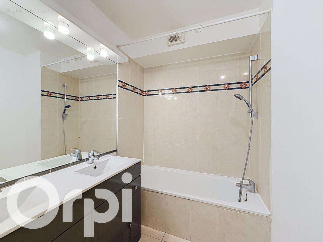 Appartement à PUGET-SUR-ARGENS