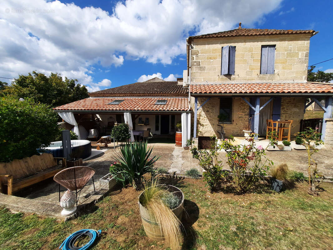 Maison à MAURIAC