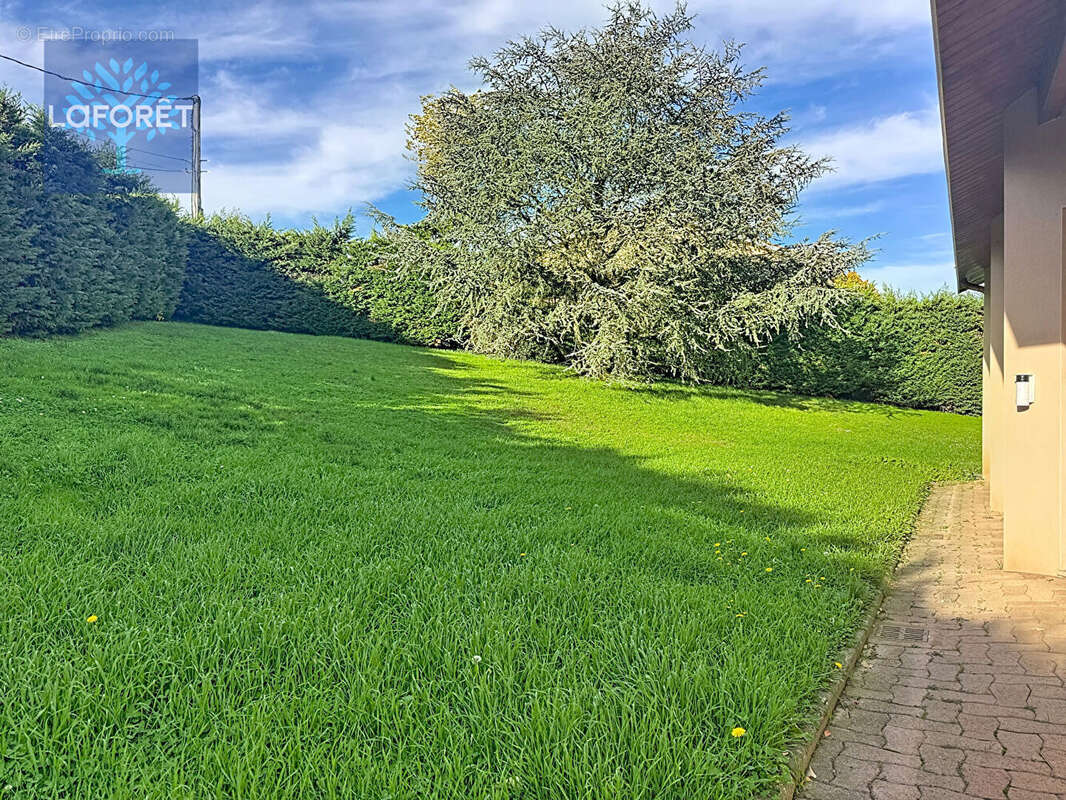 Maison à SAINT-GENIS-LAVAL