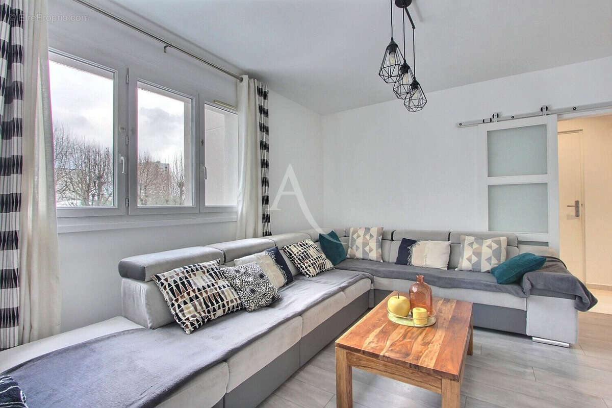 Appartement à VILLENEUVE-LA-GARENNE