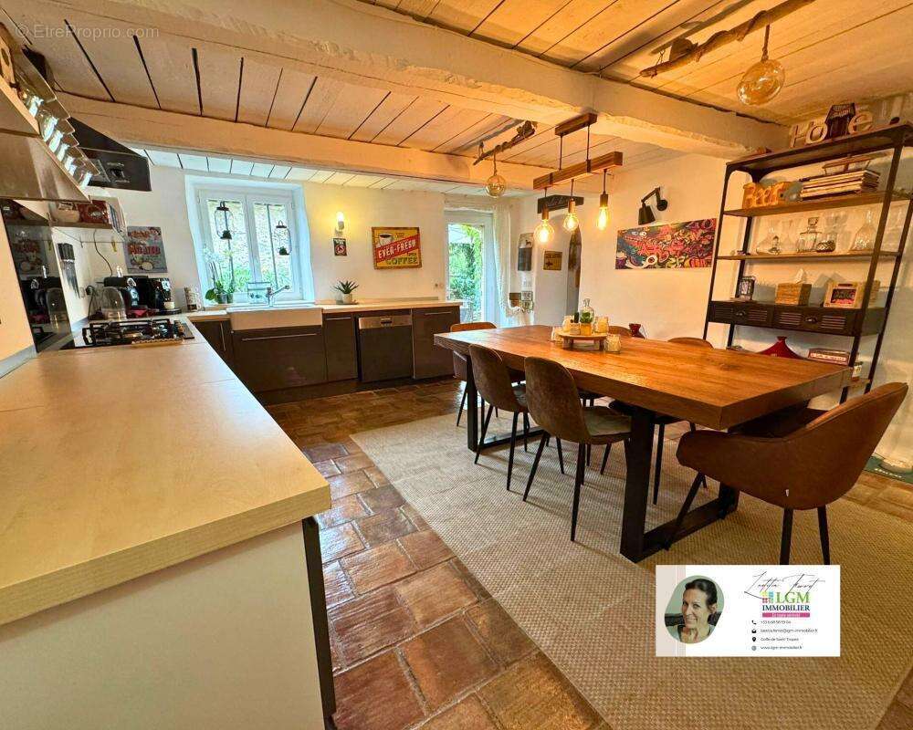 Maison à PLAN-DE-LA-TOUR