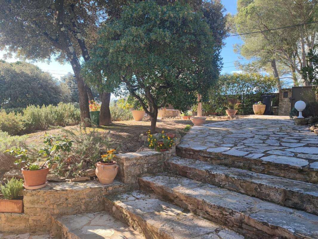 Maison à BAGNOLS-SUR-CEZE