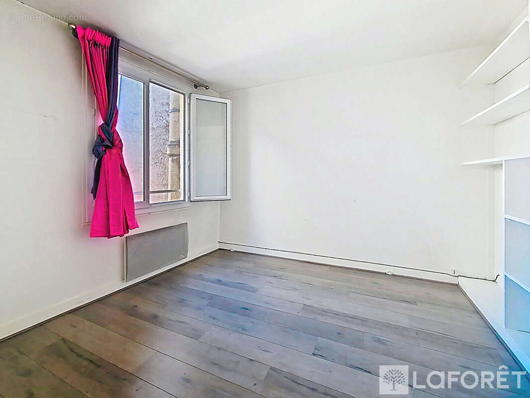 Appartement à PARIS-1E