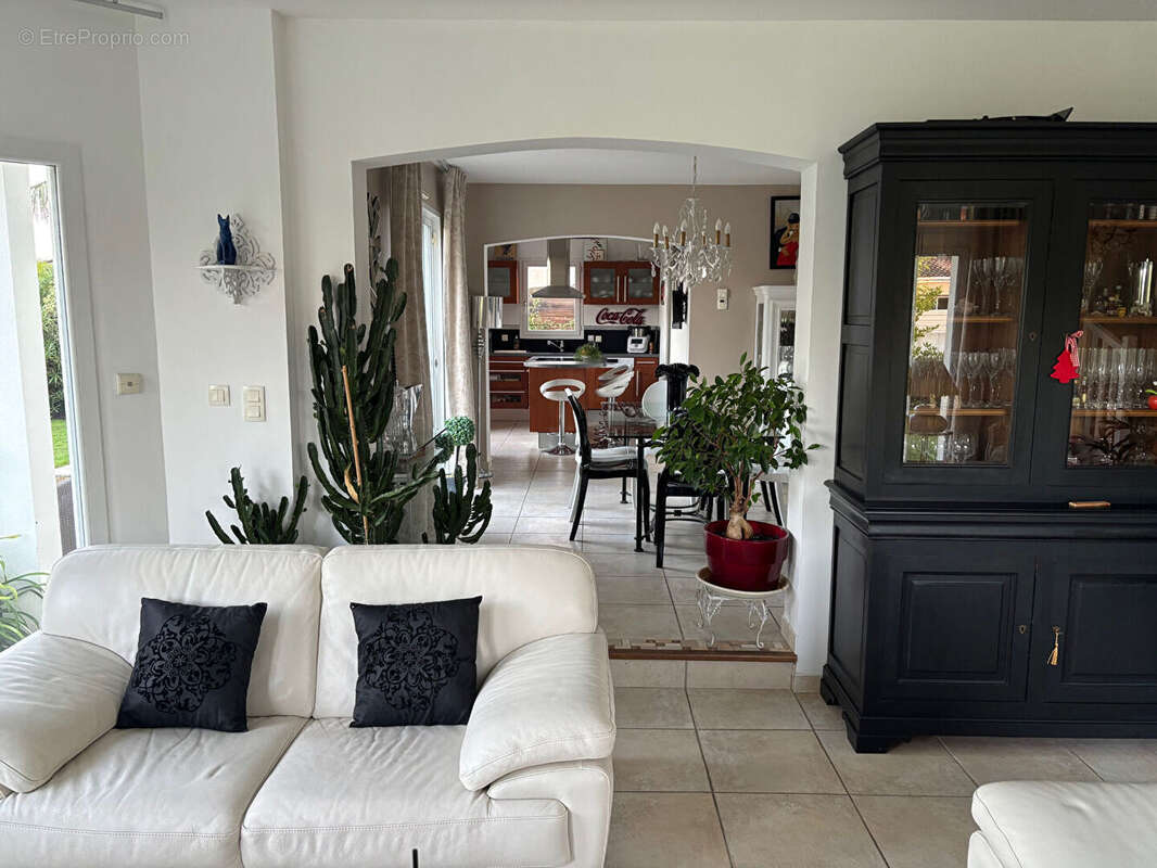 Maison à LA CHAPELLE-BASSE-MER