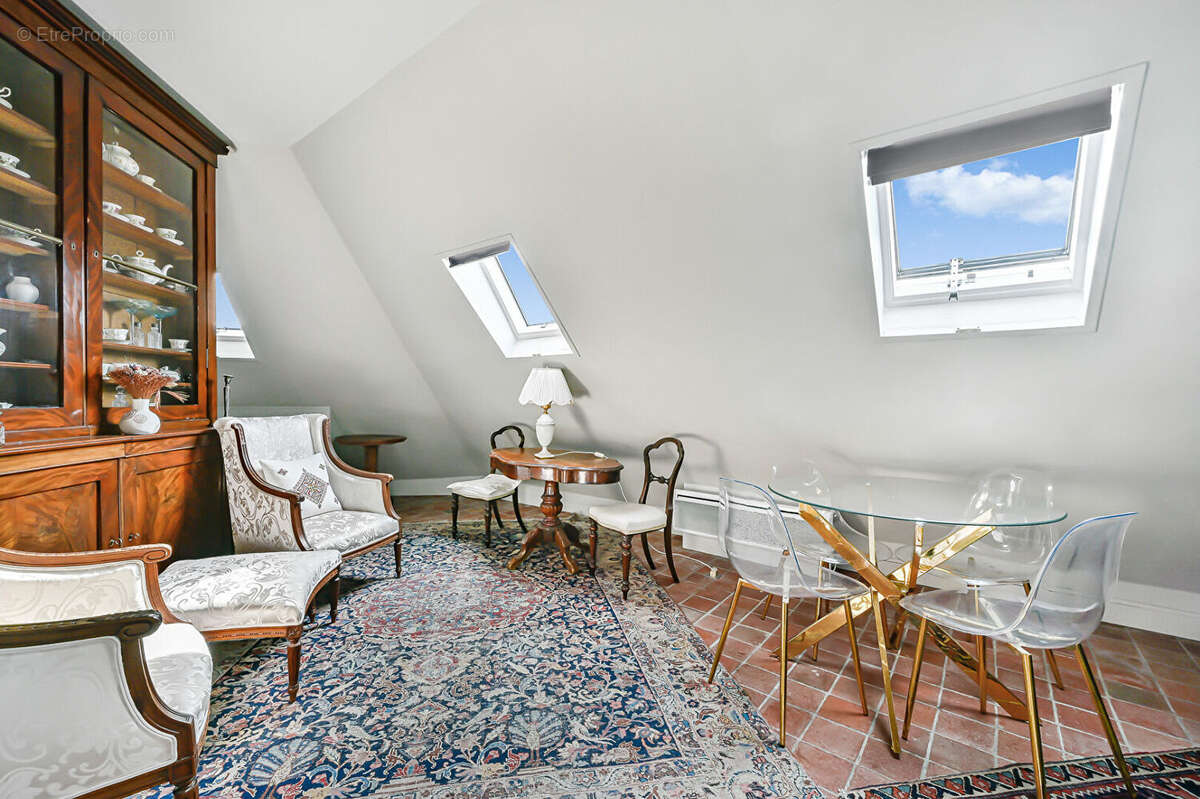 Appartement à PARIS-1E