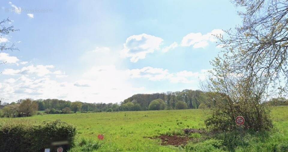 Terrain à PRUILLE-LE-CHETIF