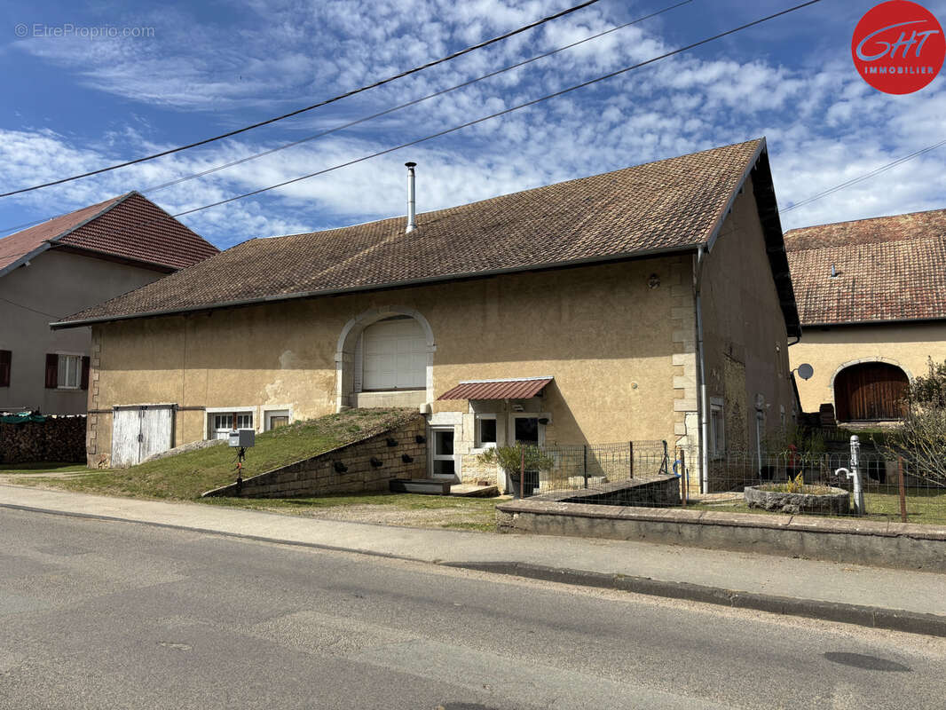 Maison à VELLEVANS
