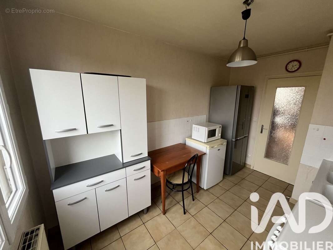 Photo 7 - Appartement à DECINES-CHARPIEU