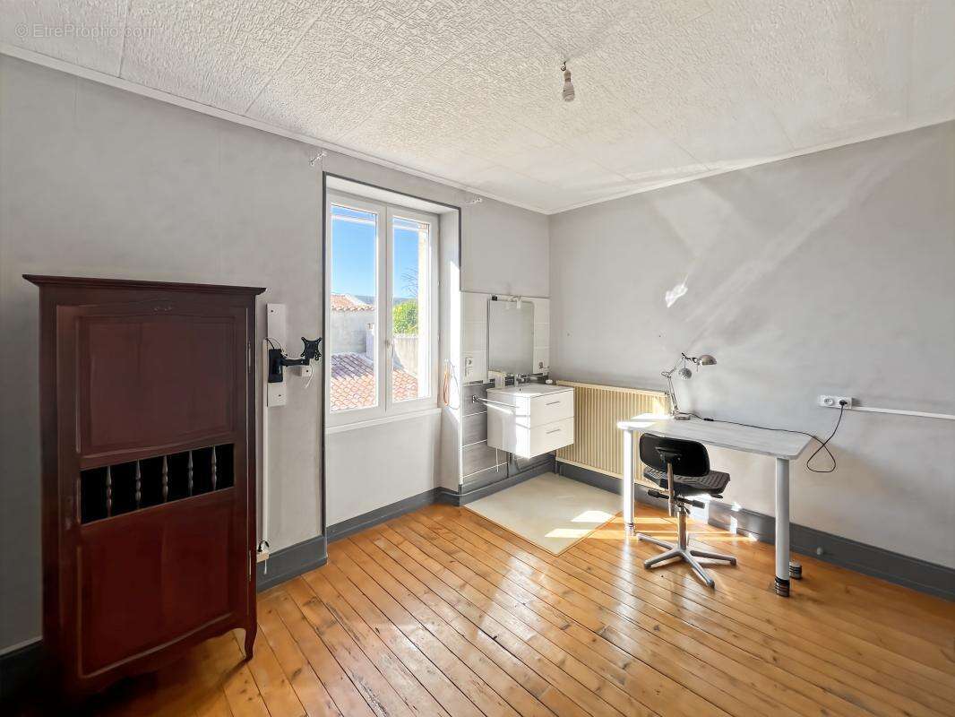 Maison 130 m² à Cognac  - photo 14