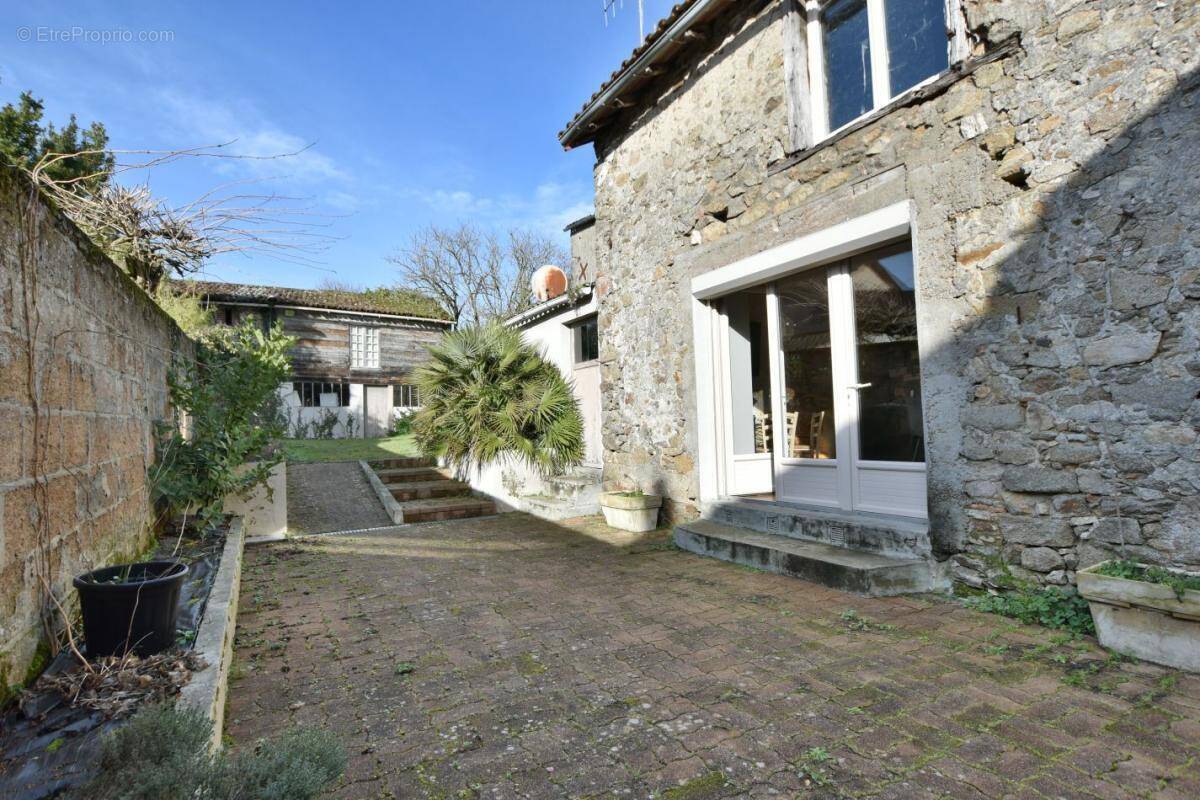 Maison à MAULEVRIER