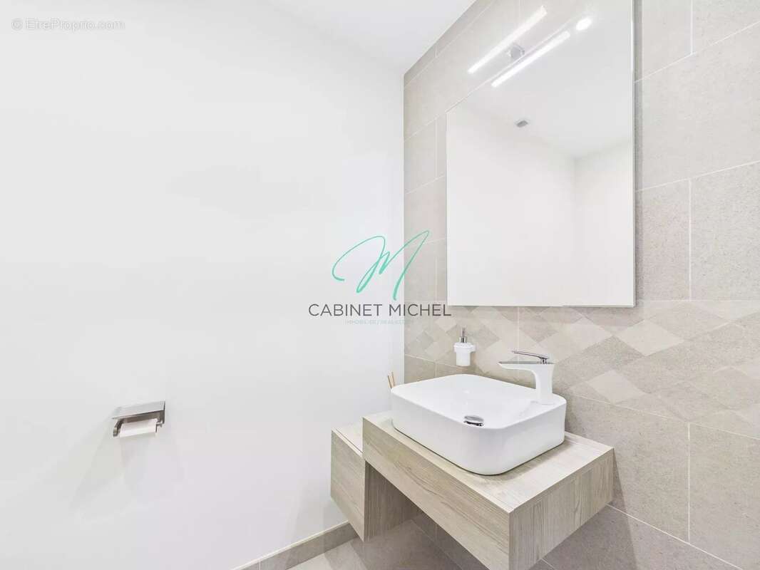 Maison à ROQUEFORT-LES-PINS