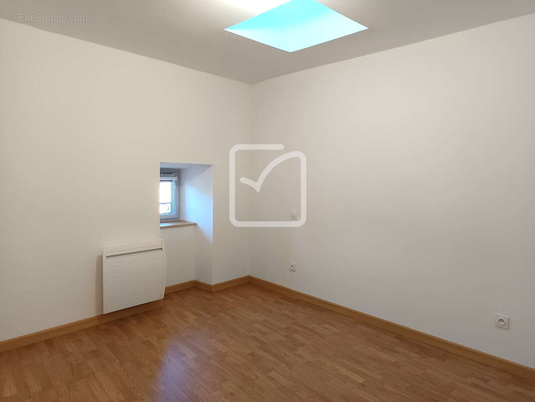 Appartement à SAINT-MAURICE-D'IBIE