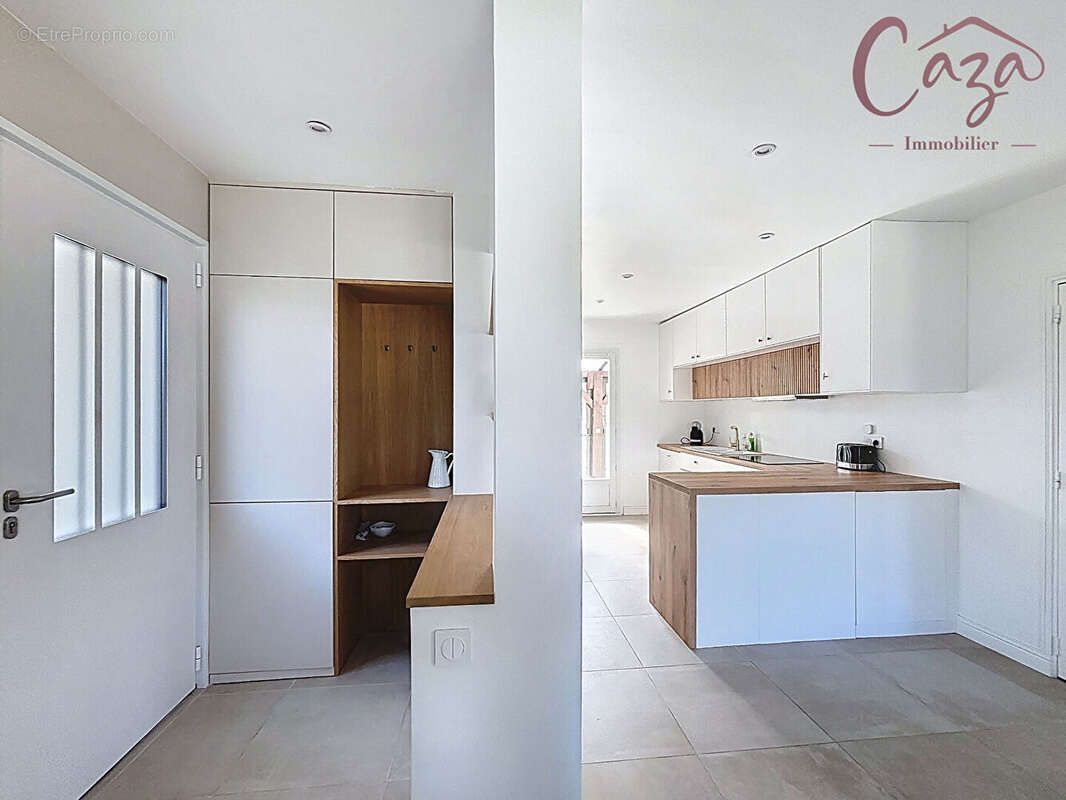 Maison à FARGUES-SAINT-HILAIRE