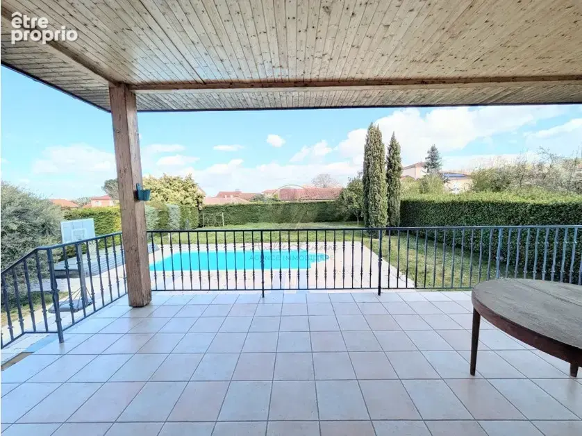 Maison avec piscine, vaste terrasse et fort potentiel d’évolution - photo 3