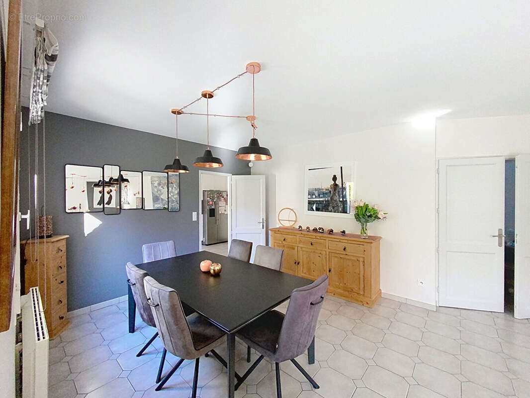 Maison à FEUCHEROLLES