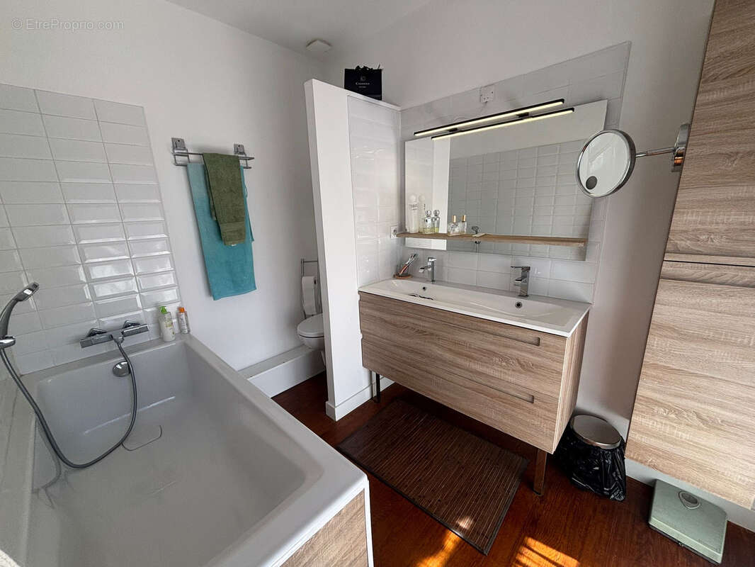 Appartement à COURSAN