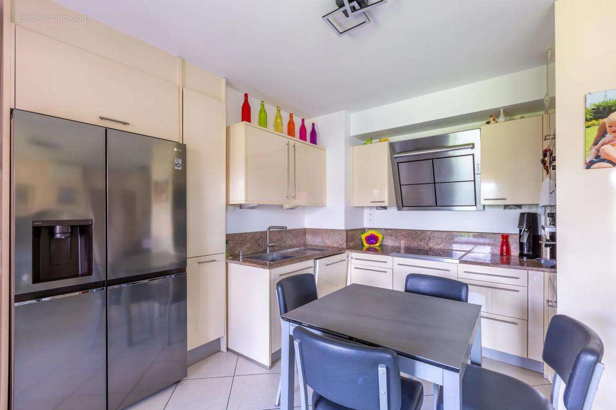 Appartement à MEYZIEU