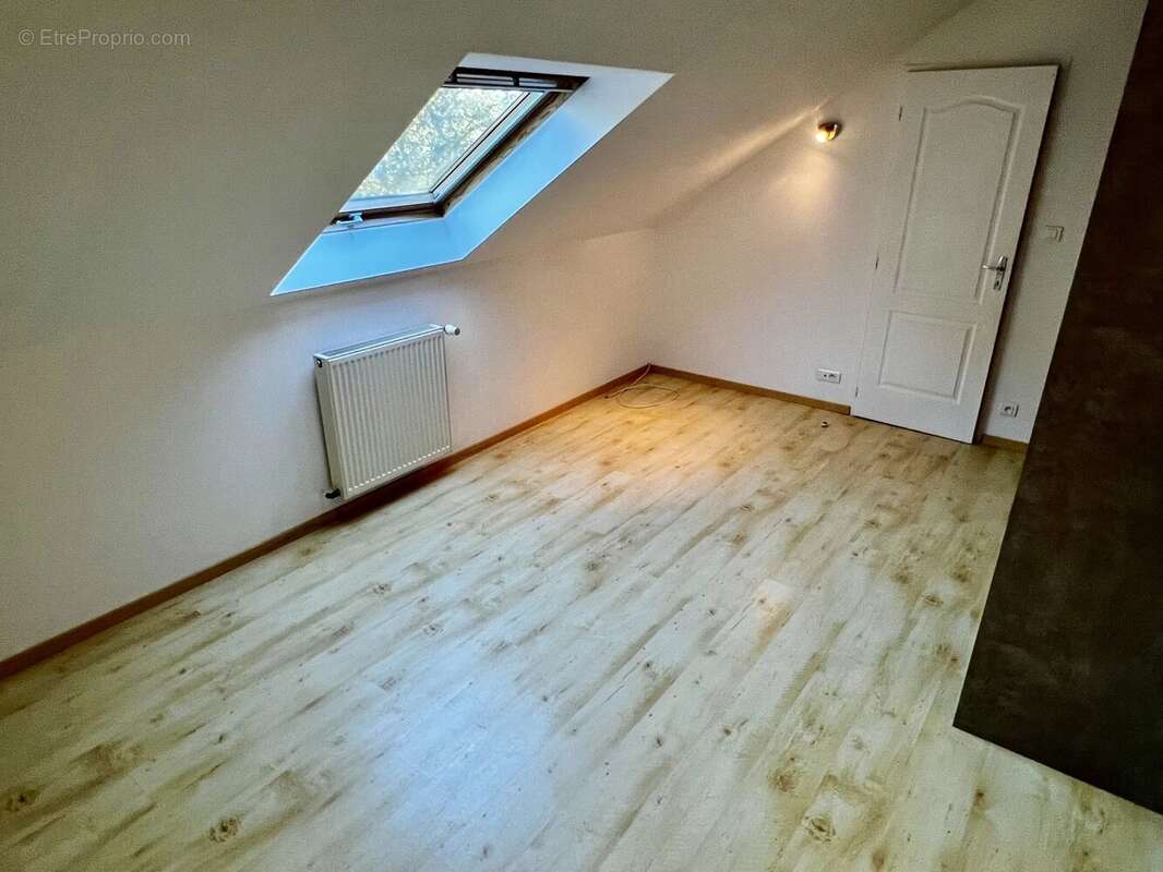 Maison à SAINT-SULPICE-LES-FEUILLES