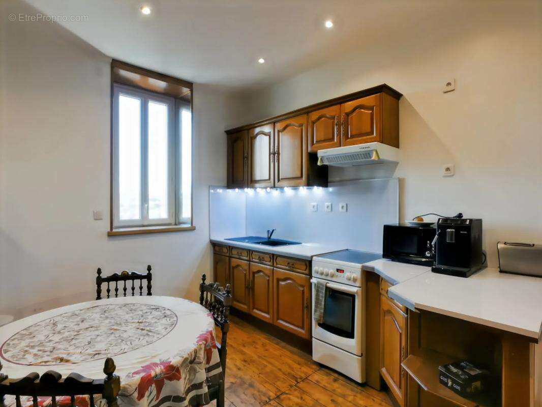 Appartement à SAINT-YRIEIX-LA-PERCHE