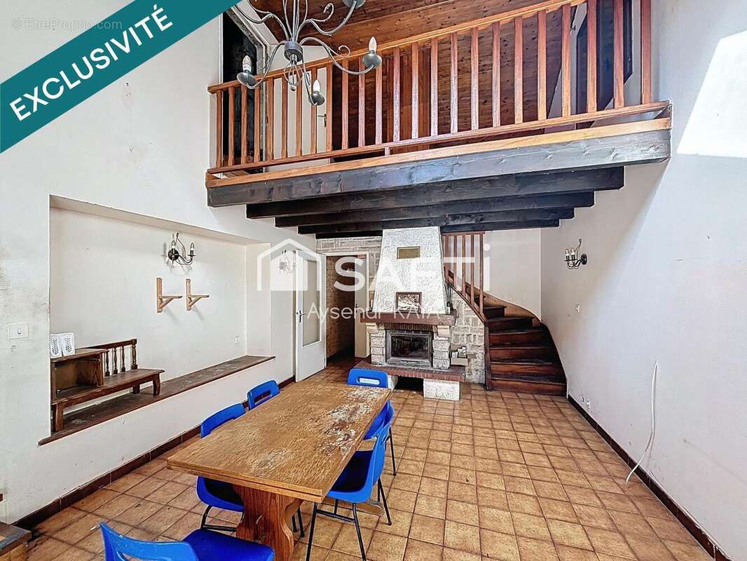 Maison 134 m² à Saint-Claude  - photo 4